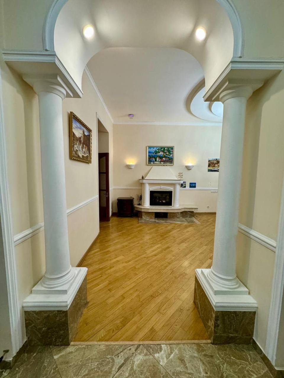 Central Apartments オデッサ エクステリア 写真